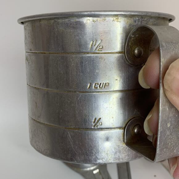 Vintage Aluminum Graduated Measuring Cup And Measuring Spoon Sets Primitive - Picture 10 of 10